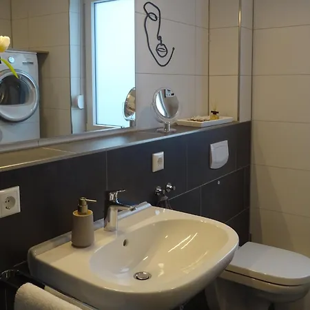 Hangar 19 Seebrise Apartment